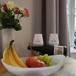 Ferienapartment Alexandrine Direkt Am Pfaffenteich Mit Eigenem Parkplatz