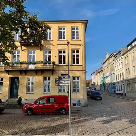 Ferienapartment Alexandrine Direkt Am Pfaffenteich Mit Eigenem Parkplatz