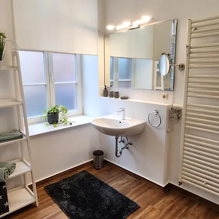 Ferienapartment Alexandrine Direkt Am Pfaffenteich Mit Eigenem Parkplatz Apartment *