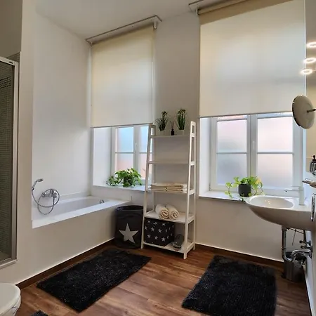 Ferienapartment Alexandrine Direkt Am Pfaffenteich Mit Eigenem Parkplatz Apartamento Schwerin (Mecklenburg-Vorpommern)