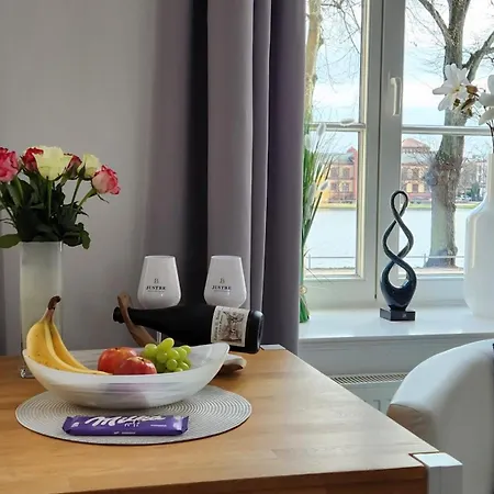 Ferienapartment Alexandrine Direkt Am Pfaffenteich Mit Eigenem Parkplatz
